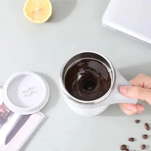 Automatska magnetna šolja sa samomešanjem