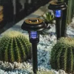 Solarna i UV lampa protiv komaraca