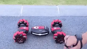 Auto na daljinsko upravljanje koji se transformiše